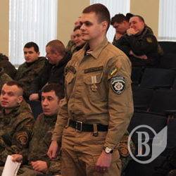 Нагороди бійцям роти «Чернігів». Фото Нагороди бійцям роти «Чернігів». Фото