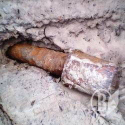 На вулиці в Чернігові знайшли гранату. Фото