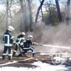 Автоцистерна з дизпаливом горіла неподалік Чернігова. Фоторепортаж Автоцистерна з дизпаливом горіла неподалік Чернігова. Фоторепортаж