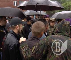 У Сумах учасники АТО блокували приміський вокзал. У Чернігові назріває – відео У Сумах учасники АТО блокували приміський вокзал. У Чернігові назріває – відео