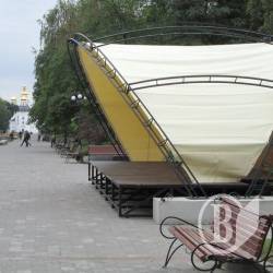 «Мушля» на парковій алеї майже готова. ФотоФакт «Мушля» на парковій алеї майже готова. ФотоФакт