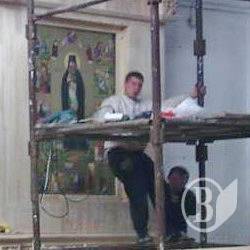 В церкві св. вмц Катерини встановлюють новий іконостас. Фото В церкві св. вмц Катерини встановлюють новий іконостас. Фото