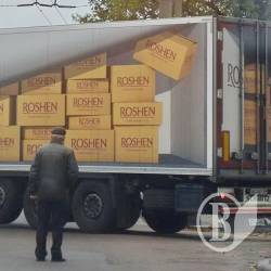 Фуру Roshen привезли у Троїцький собор. ФотоФакт Фуру Roshen привезли у Троїцький собор. ФотоФакт