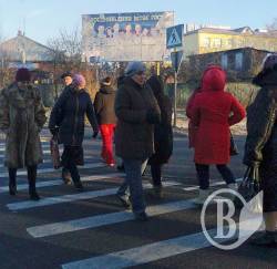 Вчителі знову перекрили трасу в Городні Вчителі знову перекрили трасу в Городні