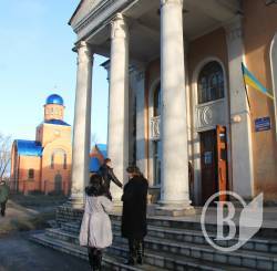 Вибори в Острі: Віра Степанівна сподівається, а Гагарін пропонує… Вибори в Острі: Віра Степанівна сподівається, а Гагарін пропонує…