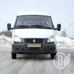 В Чернігові авто грузнуть в сніг навіть на центральній вулиці В Чернігові авто грузнуть в сніг навіть на центральній вулиці