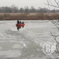 На Дніпрі провалився й потонув рибалка На Дніпрі провалився й потонув рибалка