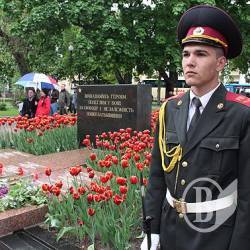 Двох «ватників» затримали 9 травня в Чернігові – фото Двох «ватників» затримали 9 травня в Чернігові – фото