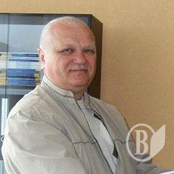 Контрасти нашого містечка: Добре живеться родині головлікаря з аварійної лікарні Контрасти нашого містечка: Добре живеться родині головлікаря з аварійної лікарні