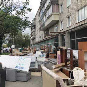 Продовжився «віджим» магазину меблів у Чернігові Продовжився «віджим» магазину меблів у Чернігові