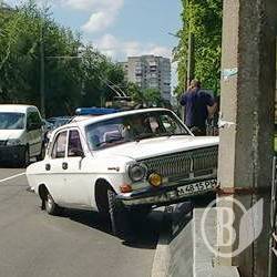 Радянська «Волга» поїхала в парк крізь паркан Радянська «Волга» поїхала в парк крізь паркан