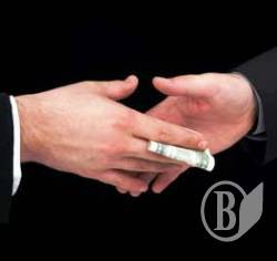 Митники вимагали хабар за оформлення електромобілів Митники вимагали хабар за оформлення електромобілів