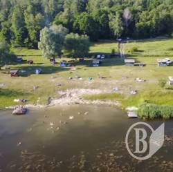Озеро в с. Валентієво з висоти пташиного польоту Озеро в с. Валентієво з висоти пташиного польоту