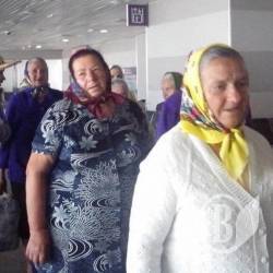 «Безвізові бабусі» повернулися з Європи й готуються до Дня Незалежності «Безвізові бабусі» повернулися з Європи й готуються до Дня Незалежності
