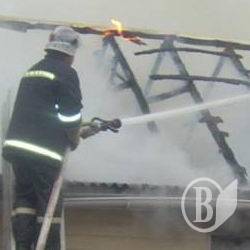 Згоріла хата п’ятьох дітей Згоріла хата п’ятьох дітей