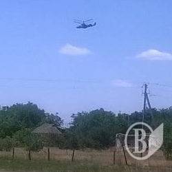 Російські бойові вертольоти вільно «розсікають» над Херсонщиною Російські бойові вертольоти вільно «розсікають» над Херсонщиною