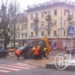 «Провалъ» на «стометрівці» вже ремонтують «Провалъ» на «стометрівці» вже ремонтують