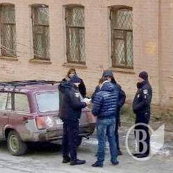 «Нова» поліція вискакує з приватного авто, як старі ДАІшники «Нова» поліція вискакує з приватного авто, як старі ДАІшники