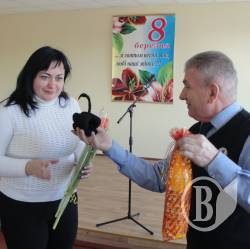 Військові привітали зі святом весни матерів та дружин полеглих в зоні АТО героїв Військові привітали зі святом весни матерів та дружин полеглих в зоні АТО героїв
