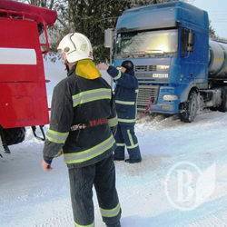 Рятувальники витягли 59 авто за вихідні Рятувальники витягли 59 авто за вихідні