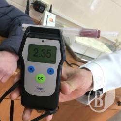 П’янючий таксист без документів влаштував ДТП П’янючий таксист без документів влаштував ДТП