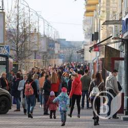 Розверзлися двері генделиків і вийшли звідти чотириногі… Розверзлися двері генделиків і вийшли звідти чотириногі…