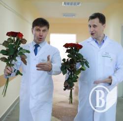 Теоріїя 6 рукостискань справді працює Теоріїя 6 рукостискань справді працює