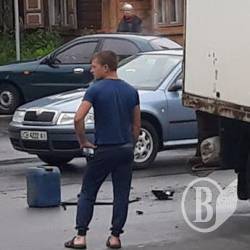 В Чернігові зіткнулися сумнозвісна «Калина» і вантажівка В Чернігові зіткнулися сумнозвісна «Калина» і вантажівка