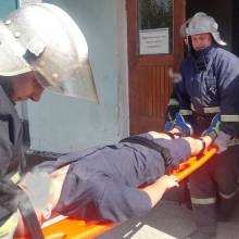 Пожежники тренувалися і гасити, й виносити Пожежники тренувалися і гасити, й виносити