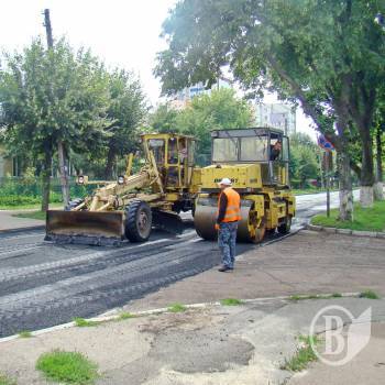 Афальтують вулицю Молодчого Афальтують вулицю Молодчого