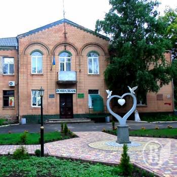 Без контактів і приймалень: що декларують депутати найбільш закритої ради на Чернігівщині Без контактів і приймалень: що декларують депутати найбільш закритої ради на Чернігівщині