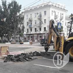 Водоканал розкриває «провалъ» на проспекті Миру Водоканал розкриває «провалъ» на проспекті Миру