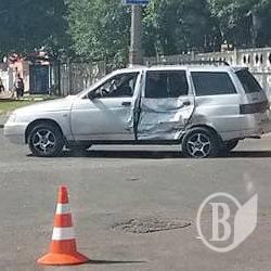 Зіткнулися два ВАЗи: старий і зовсім старий Зіткнулися два ВАЗи: старий і зовсім старий