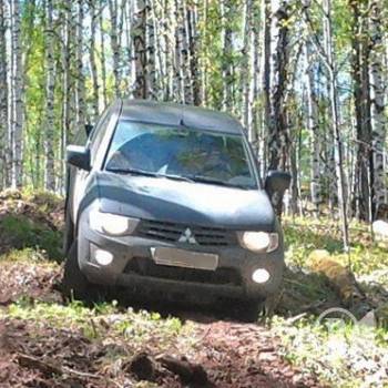 ˳ -  Mitsubishi L200