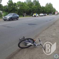 Невідомий збив легковиком велосипедиста і дременув навтьоки Невідомий збив легковиком велосипедиста і дременув навтьоки
