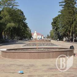 Тестовий запуск круглого фонтану замість прямокутних Тестовий запуск круглого фонтану замість прямокутних