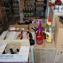 Всі види алкожижи у нас з однієї синьої бочки. Зате без домішок акцизу! Всі види алкожижи у нас з однієї синьої бочки. Зате без домішок акцизу!
