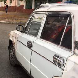 Старий ВАЗ пом’яв корму Mitsubishi Colt Старий ВАЗ пом’яв корму Mitsubishi Colt