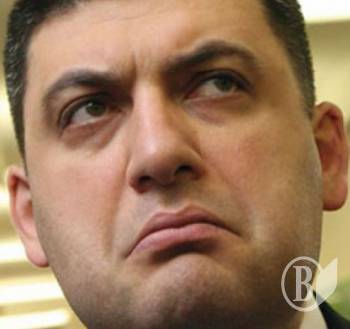 Гройсман доповіда, що «Усі служби працюють…» після того, як вкотре склади вибухнули Гройсман доповіда, що «Усі служби працюють…» після того, як вкотре склади вибухнули