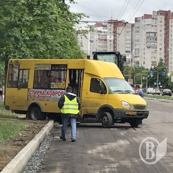 Перевізники в Чернігові зажадали по 6 грн за проїзд автобусом Перевізники в Чернігові зажадали по 6 грн за проїзд автобусом