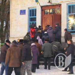 В Олишівській селищній раді привітні депутати без дорогих авто та великих статків В Олишівській селищній раді привітні депутати без дорогих авто та великих статків