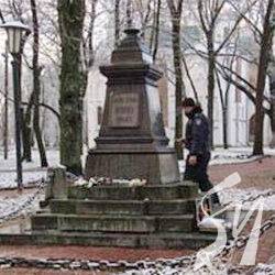 Крадіїв Пушкіна судять, однак ті «опираються» Крадіїв Пушкіна судять, однак ті «опираються»