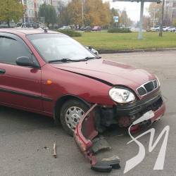 Біля «Епіцентру» вкотре зіткнулися авто Біля «Епіцентру» вкотре зіткнулися авто