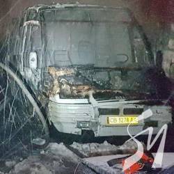 Вночі в Чернігові згоріли два мікроавтобуса Вночі в Чернігові згоріли два мікроавтобуса