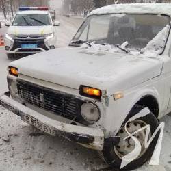 Водій радянської «Ниви» не розминувся з радянським тролейбусом Водій радянської «Ниви» не розминувся з радянським тролейбусом