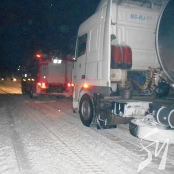 Рятувальники витягли зі снігу 26 авто за добу 14 січня Рятувальники витягли зі снігу 26 авто за добу 14 січня