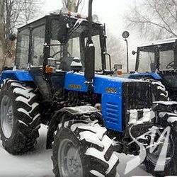 «Гонщик» напоровся на трактор, а дісталося пасажиру «Гонщик» напоровся на трактор, а дісталося пасажиру