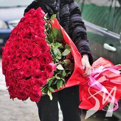 Какие цветы лучше подарить на юбилей? Какие цветы лучше подарить на юбилей?