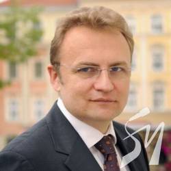 Садовий знявся з виборів президента після ланчу з Гриценком Садовий знявся з виборів президента після ланчу з Гриценком