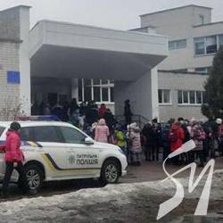 Офіційно і телевізійно про евакуацію з 30 школи Офіційно і телевізійно про евакуацію з 30 школи
